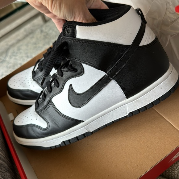 Nike Dunks - Picture 5 of 8